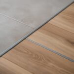 Łączenie posadzek: płytki, panele i dylatacje